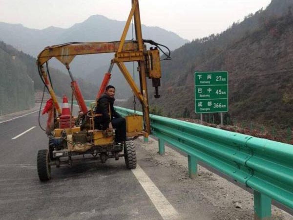 �ɶ����и��ٹ�·�o(h��)�ڰ�ʩ���F(xi��n)��(ch��ng)